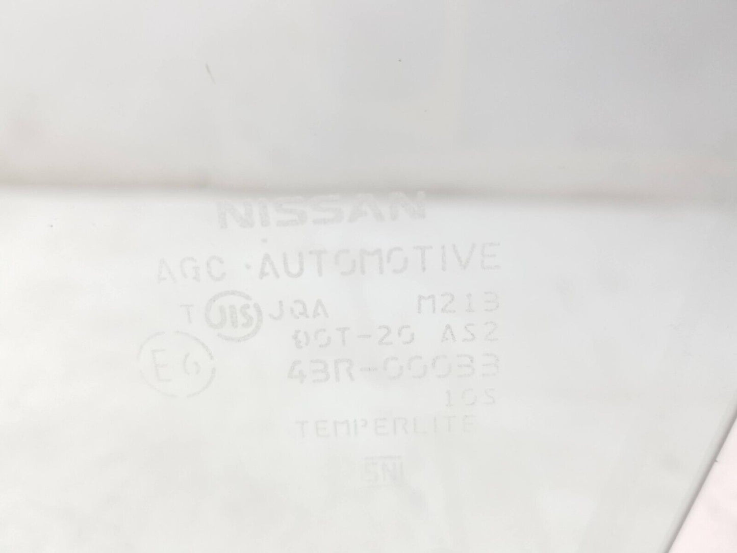 2011-2017 Nissan Juke Door Window Glass Front Passenger Side Right OEM