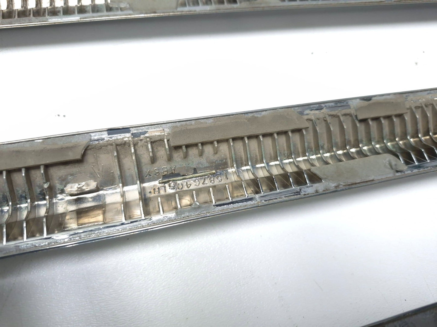 2013 Cadillac Escalade Esv Door Molding Trim Front & Rear 3 Pcs OEM