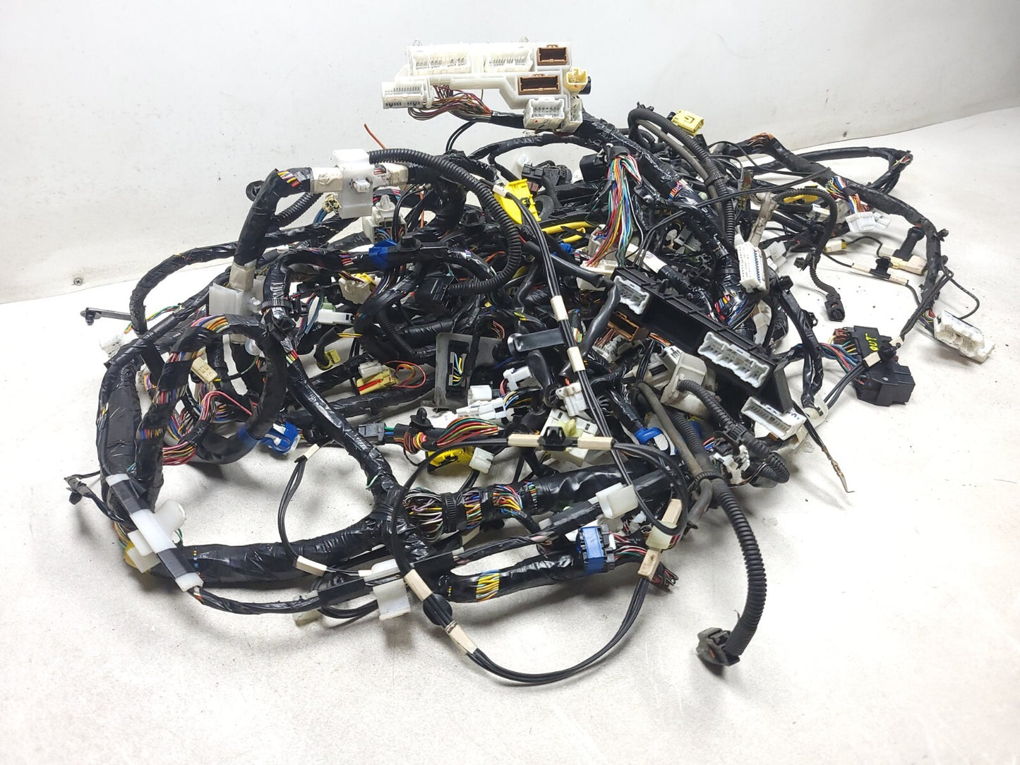 2009 Mitsubishi Outlander Interior Floor Wire Harness OEM