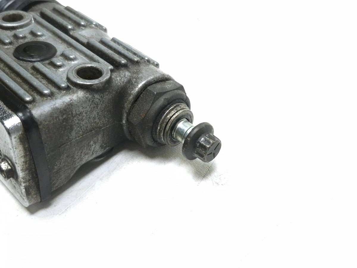 1998 Harley Sportster Xl1200 Xl883 Rear Brake Master Cylinder 42456-87b OEM