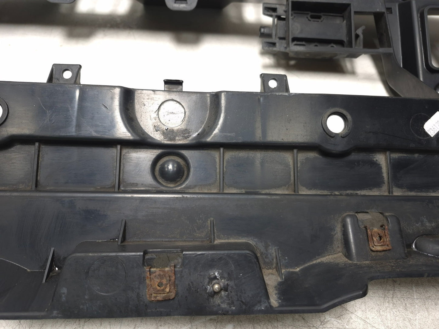 2008 BMW X6 E71 Rear Bumper Center Guide Bracket Support OEM
