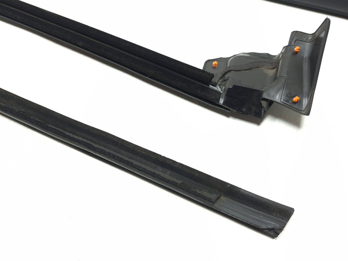 2020 Tesla Model 3 Front Door Seal & Belt Molding Passenger Side 3 Pcs OEM