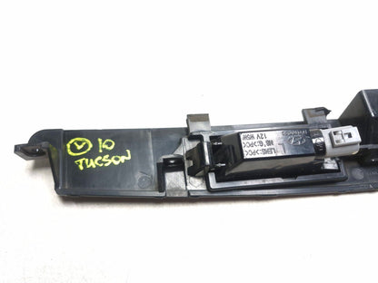 2010 Hyundai Tucson Tailgate Trim W/number Plate Light OEM
