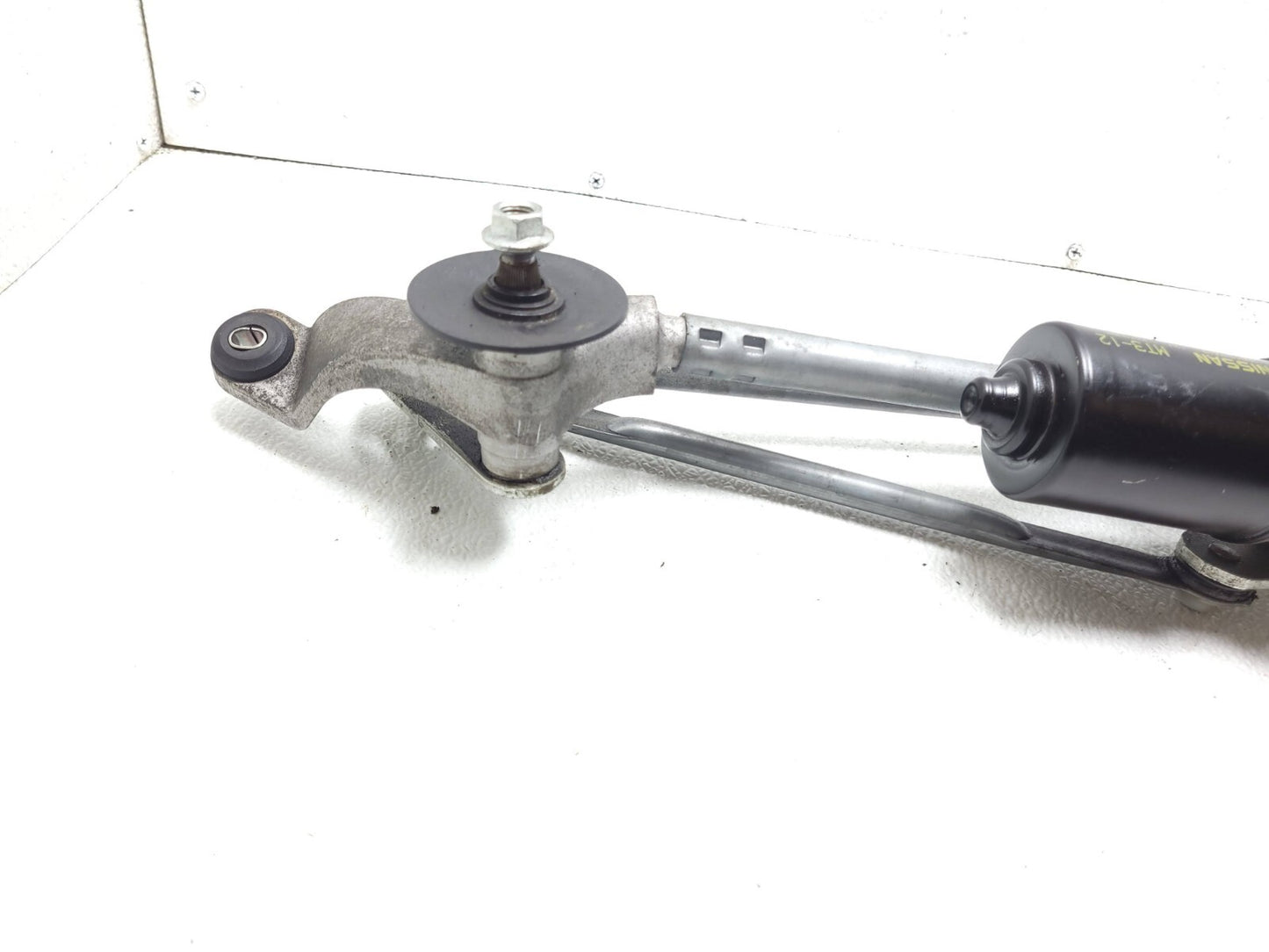 2014 Infiniti Windshield Wiper Motor W/ Linkage OEM