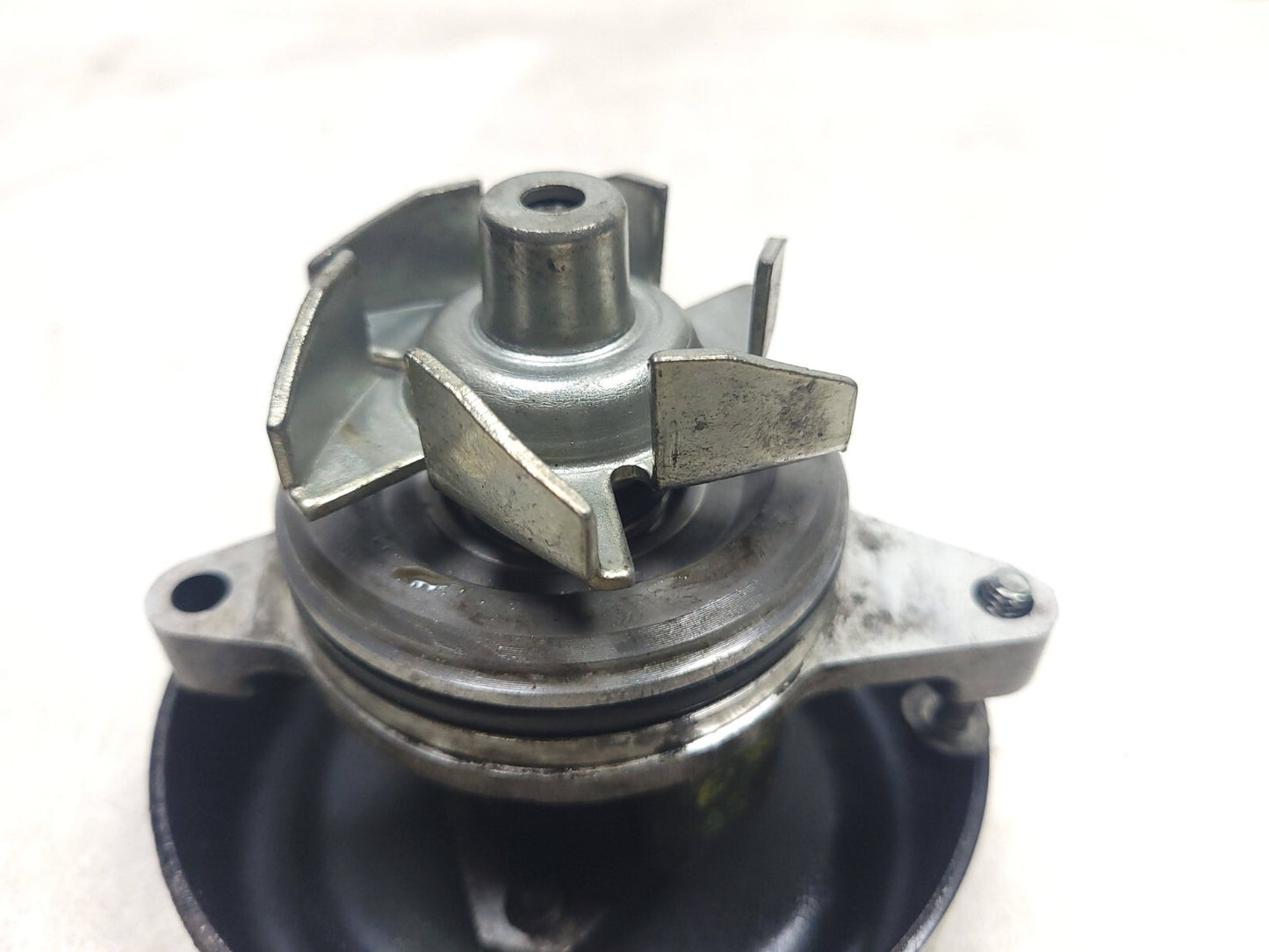 2007 - 2012 Mazda Cx-7 Engine Coolant Water Pump 2.3l OEM