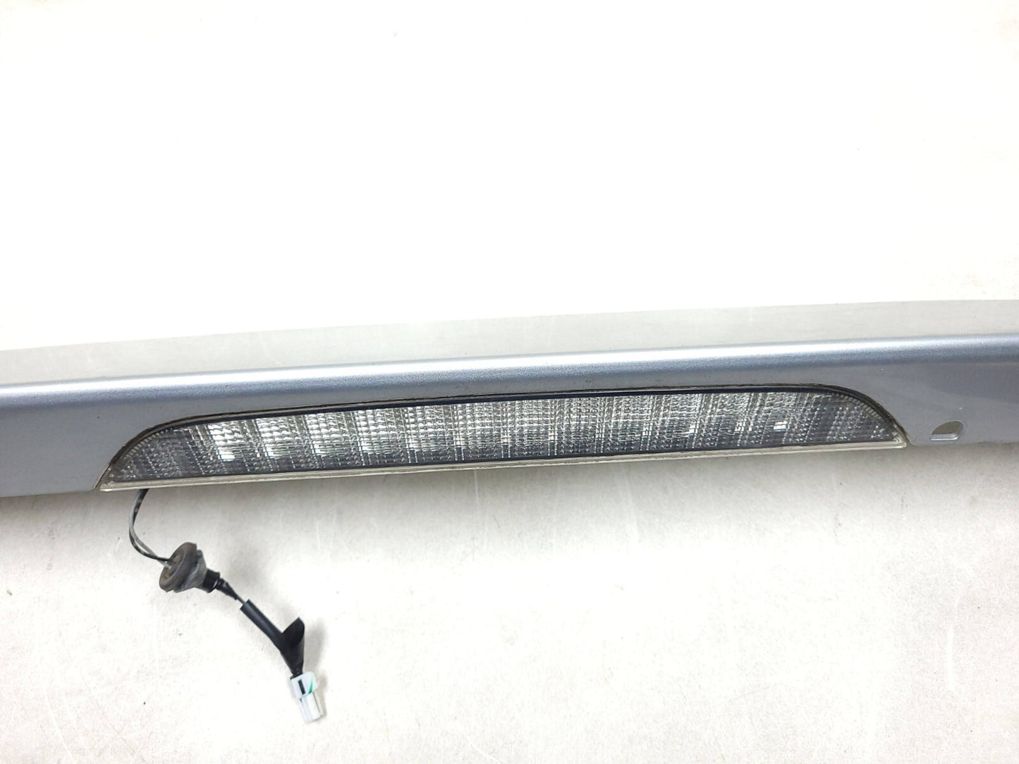 2009 Mitsubishi Outlander Tailgate Spoiler & Third Brake Stop Light Lamp OEM