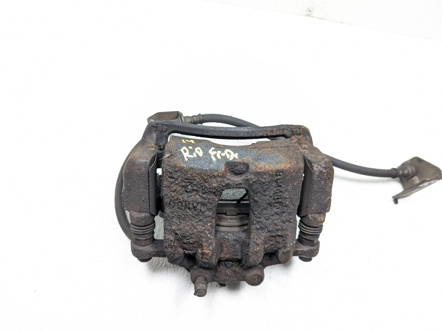 2014 Kia Rio Front Brake Caliper Left & Right OEM