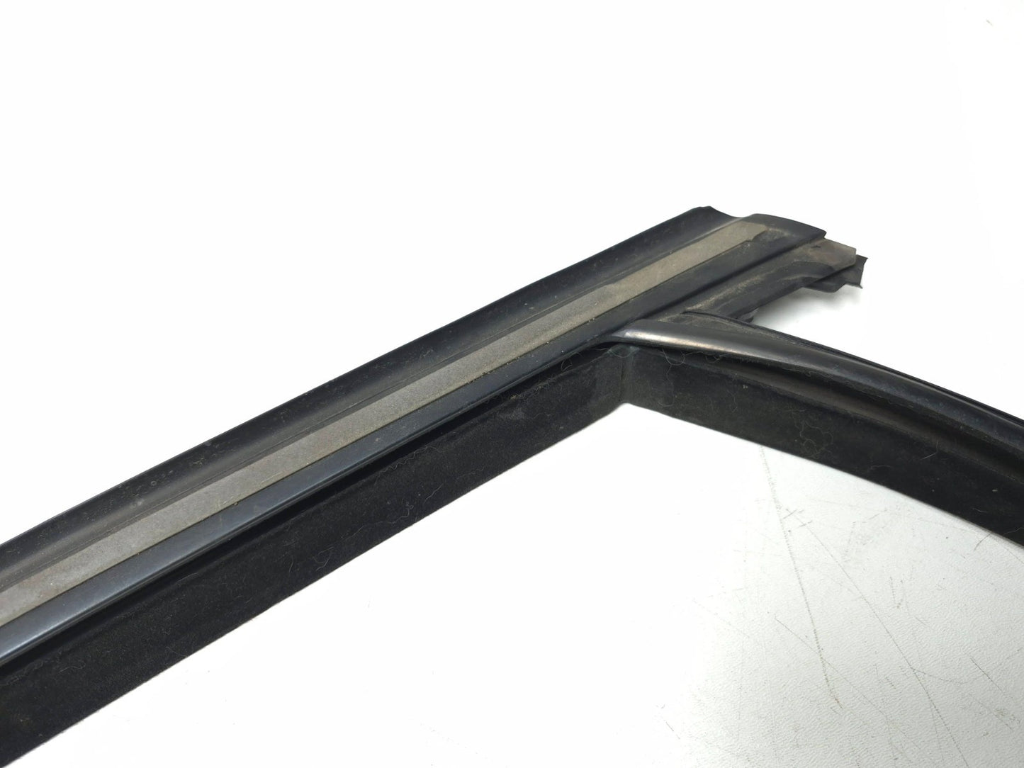 2013 Ford Focus Rear Door Weatherstrip Seal Left Driver Side 4 Pcs OEM