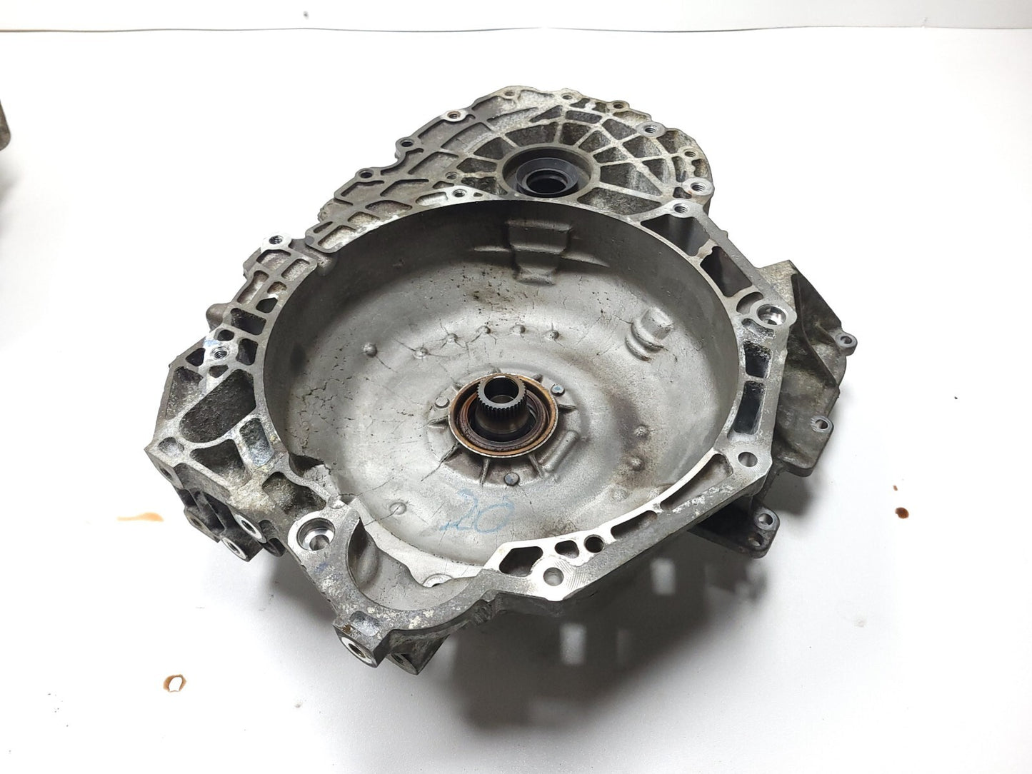 2010 - 2016 Cadillac SRX At Automatic Transmission Case Bell Housing & Cover OEM