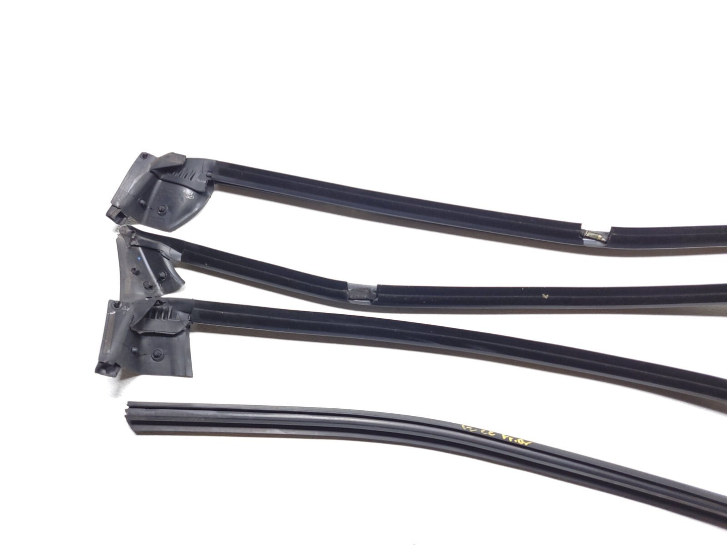 202 Volkswagen Cc Door Window Weatherstrip Seal 4pcs OEM