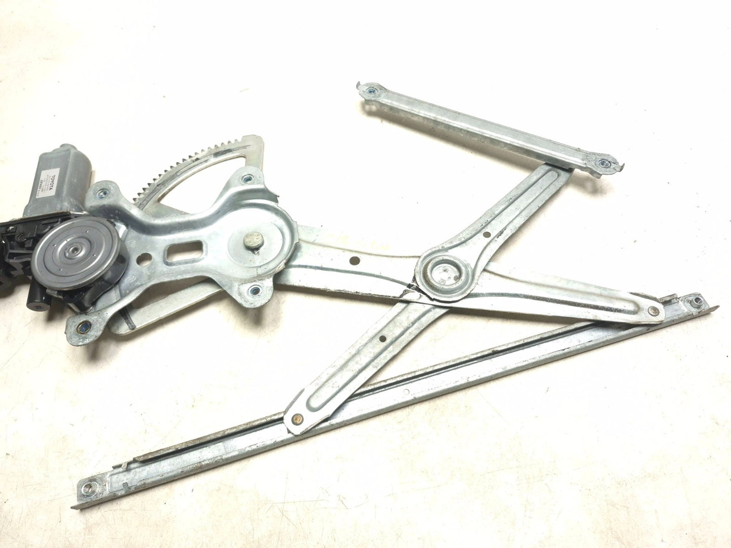 2007 Toyota Corolla Front Door Window Motor Regulator Passenger Side Right OEM