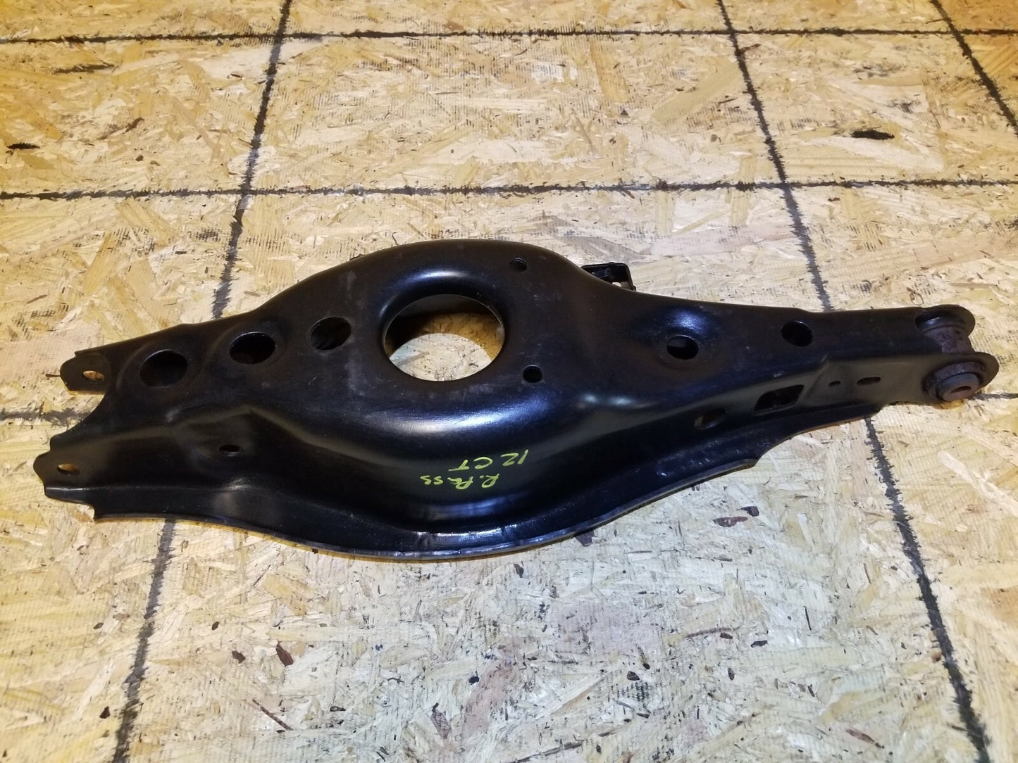 2012 Lexus Ct200h Rear Lower Control Arm Passenger Side Right OEM