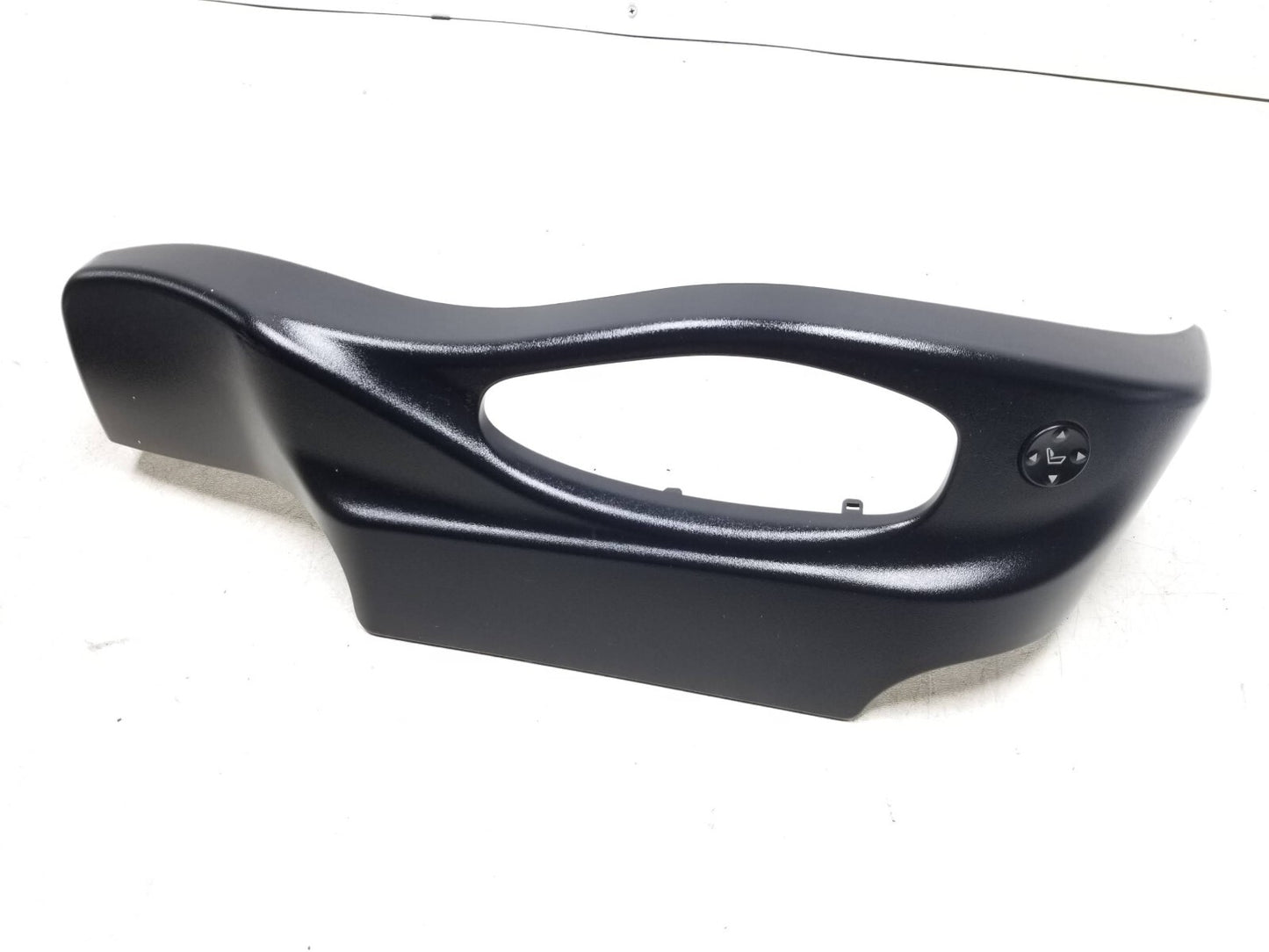 04 06 BMW X3 Seat Side Trim W/ Guide Sleeve & knob Front Passenger Sid Right OEM