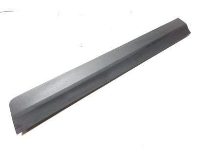 2017 Cadillac Xt5 Front Right Lower Door Trim Molding OEM