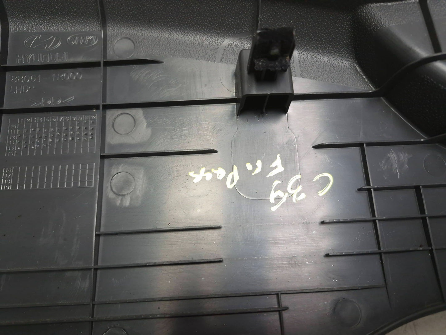 2014 Hyundai Accent Seat Side Cover Trim Front Passenger Right OEM