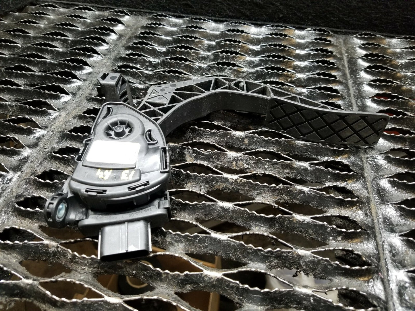 13 14 15 16 Audi A4 2.0l Gas Pedal Accelerator OEM