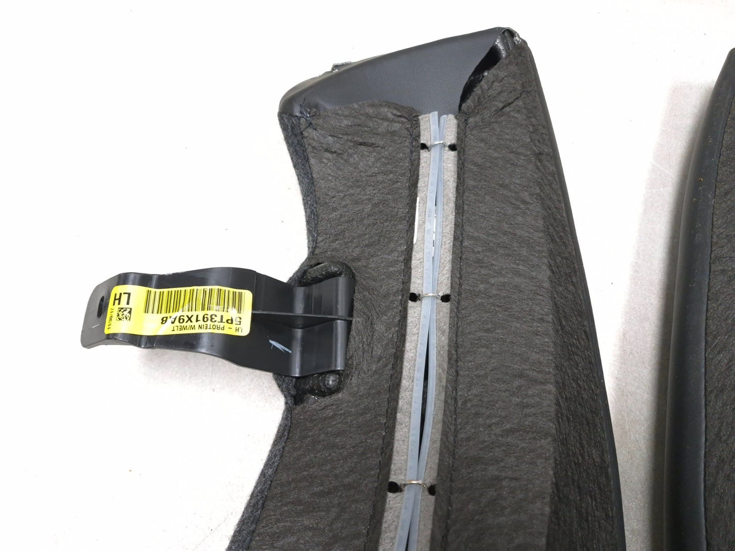 2018 Chrysler 300 Limited AWD Seat Bolster Rear Left & Right Side Pair OEM