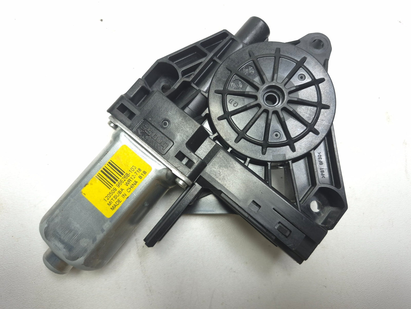 2013 Volvo S60 Front Driver Door Window Regulator Motor OEM