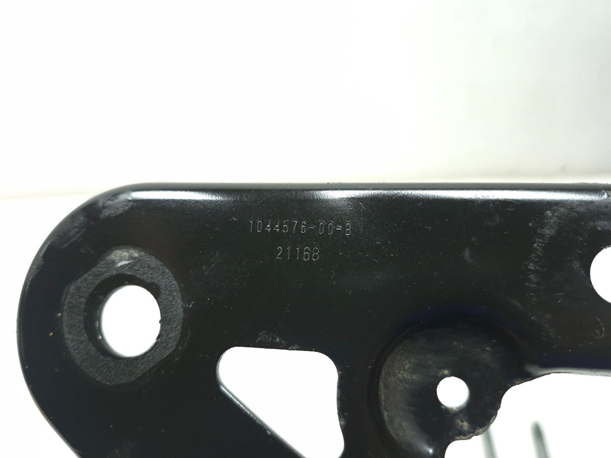 2021 Tesla Model 3 Rear Subframe Support Mount Bracket & Bolt 6pcs OEM