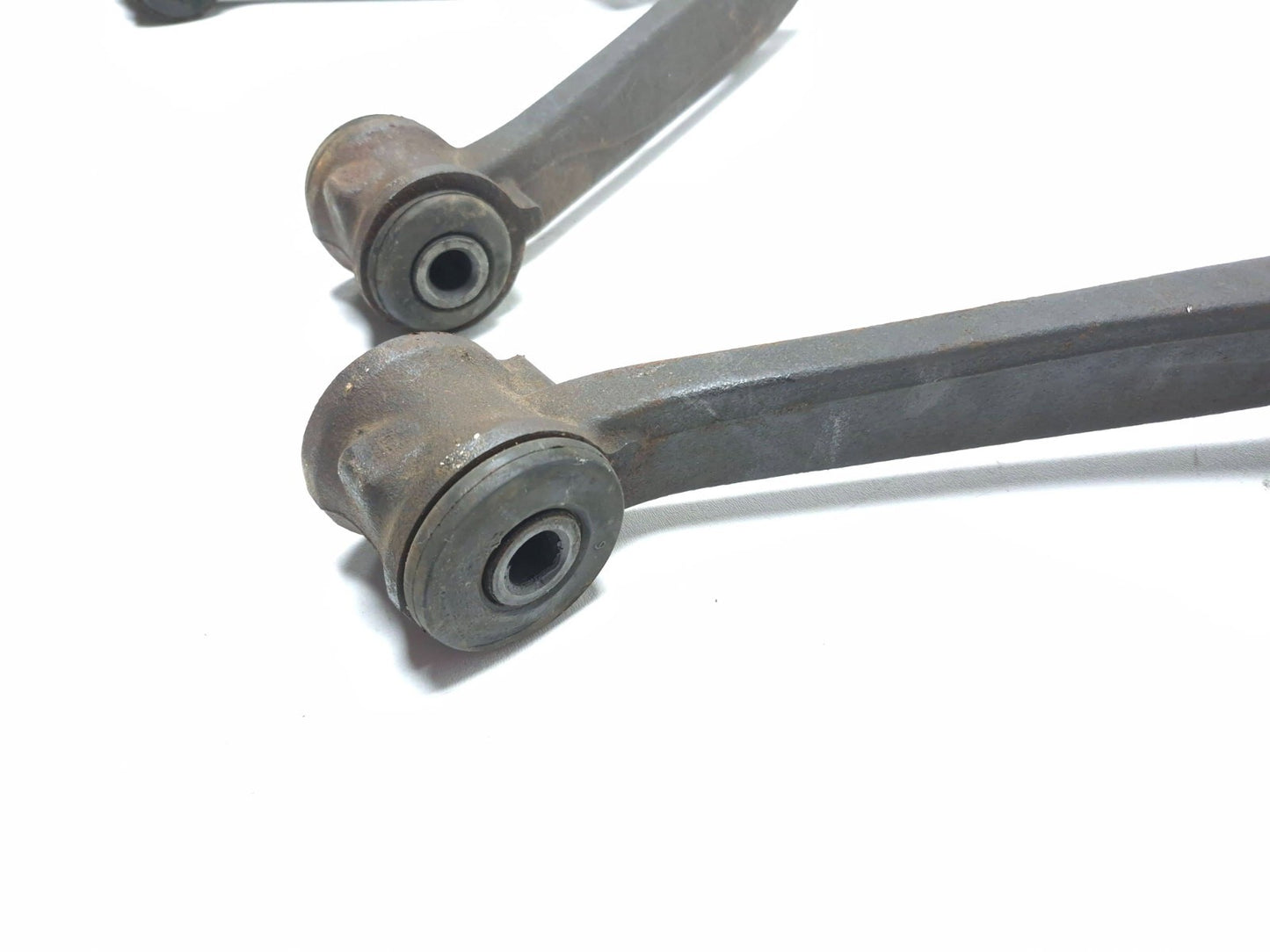 2009 Cadillac Escalade Front Lower Control Arm Left & Right OEM