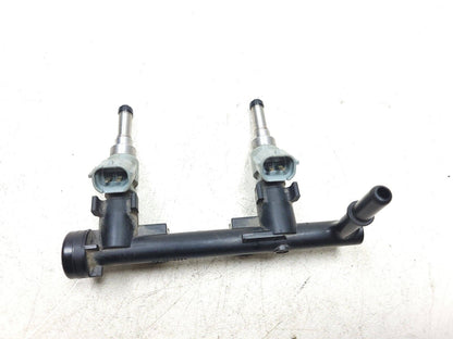 2015 - 2018 Yamaha Yzf-r3 Yzfr3 Fuel Rail W/ Injectors OEM