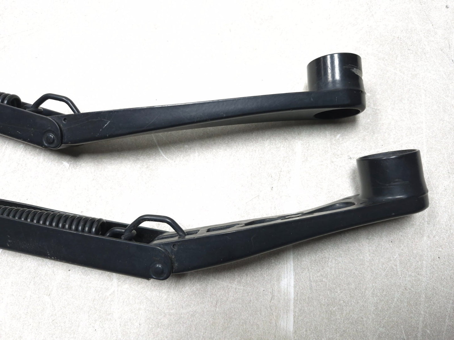 2018 Chrysler 300 Windshield Wiper Arm Left & Right OEM