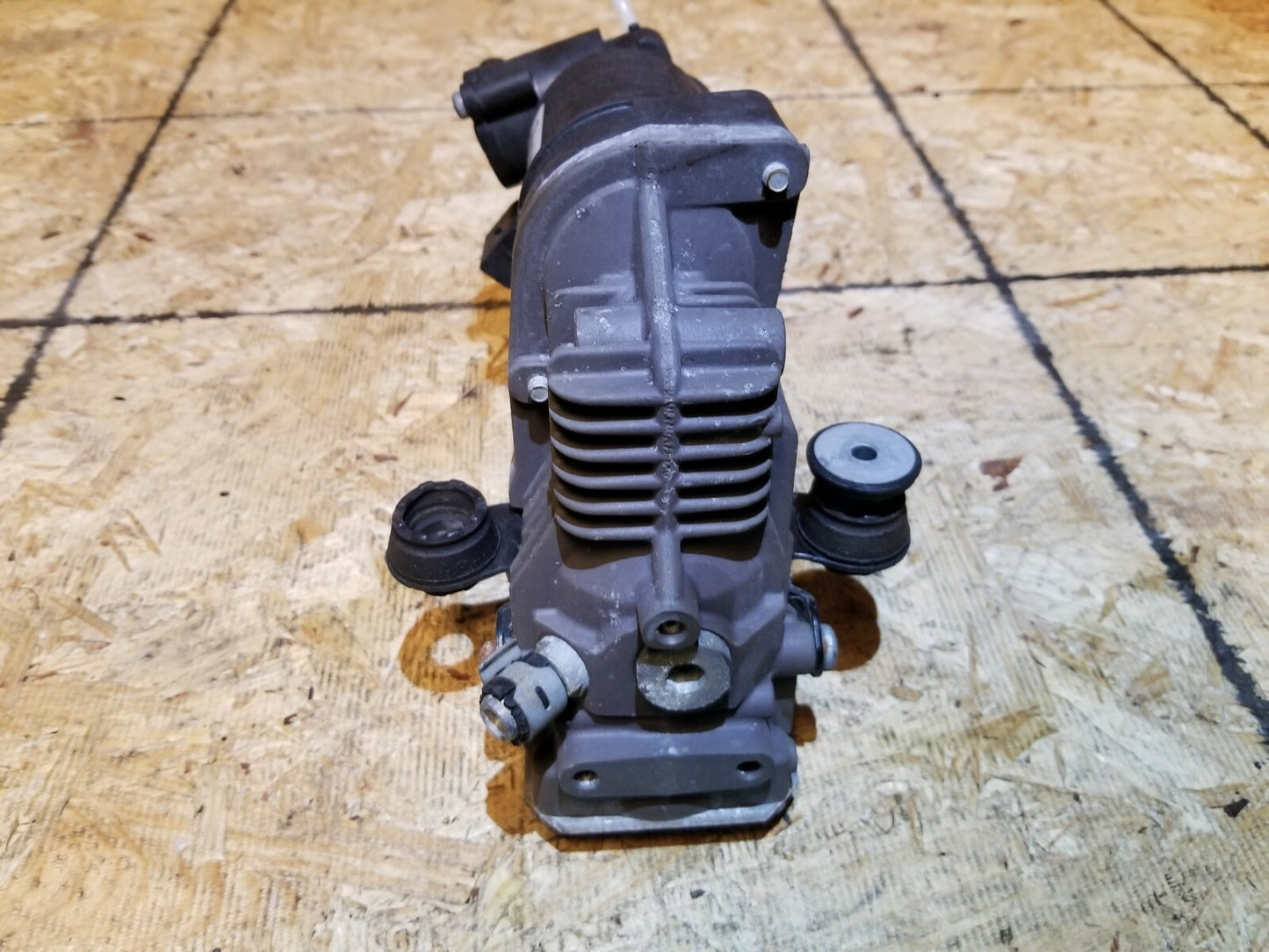2010 Mercedes-benz R350 Air Suspension Compressor Pump OEM