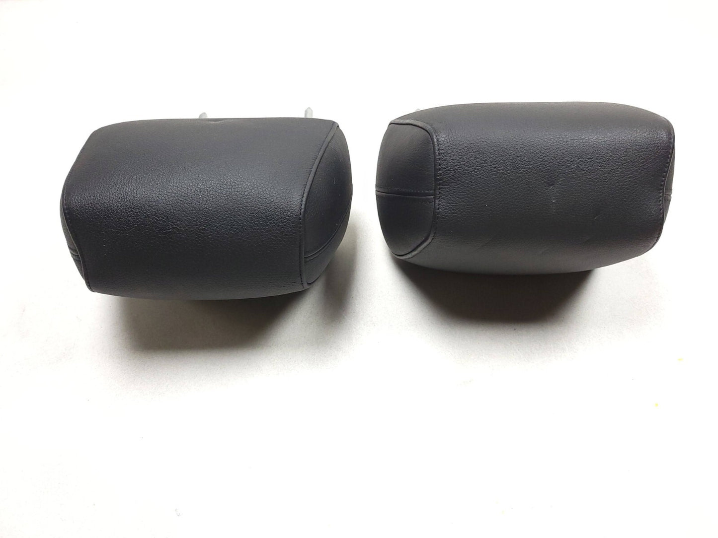 2007 BMW 335xi Front Seat Headrest 2pcs OEM