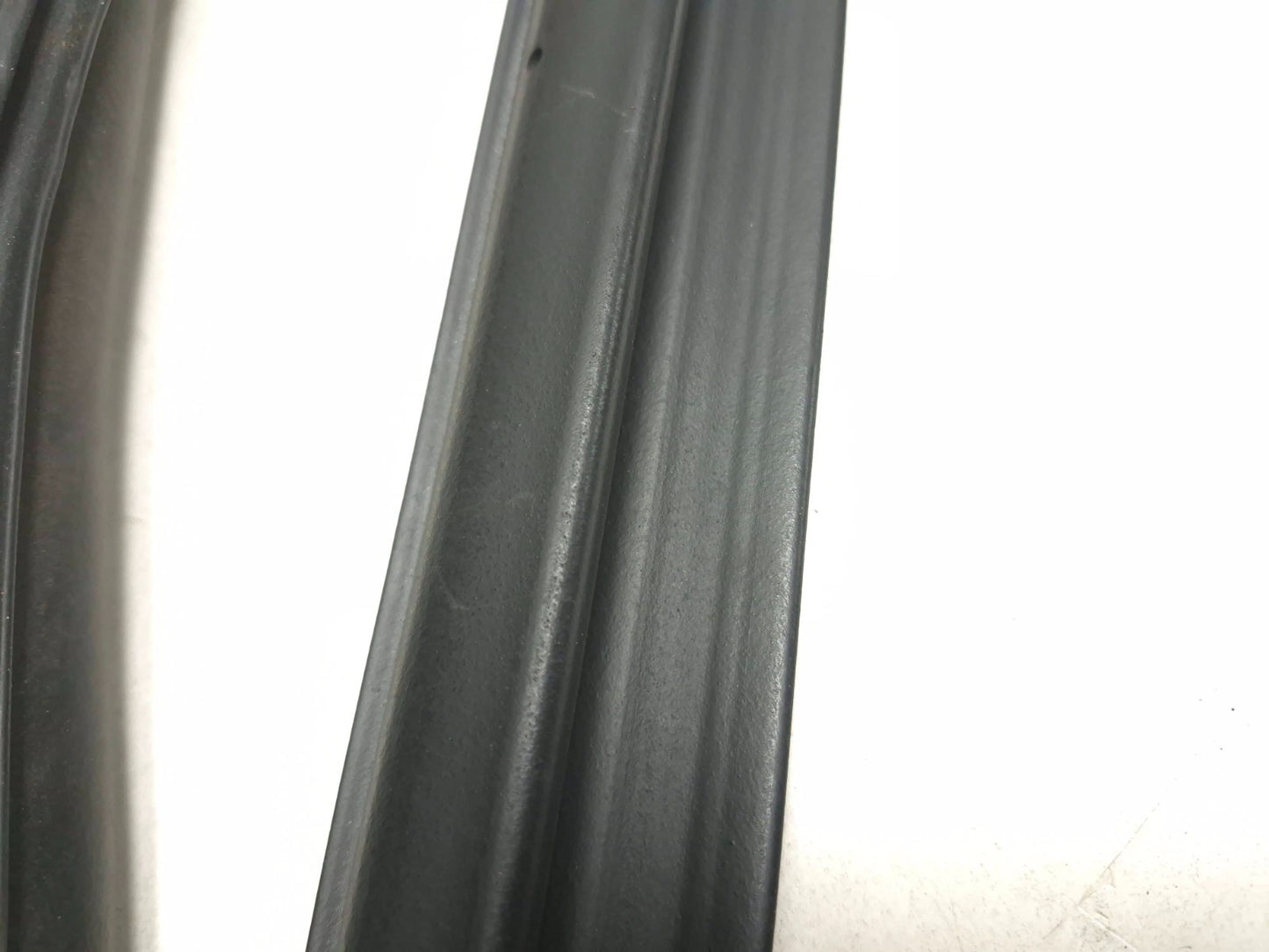 2018 Hyundai Sonata Front Door Weatherstrip Seal Driver Side Left 4pcs OEM