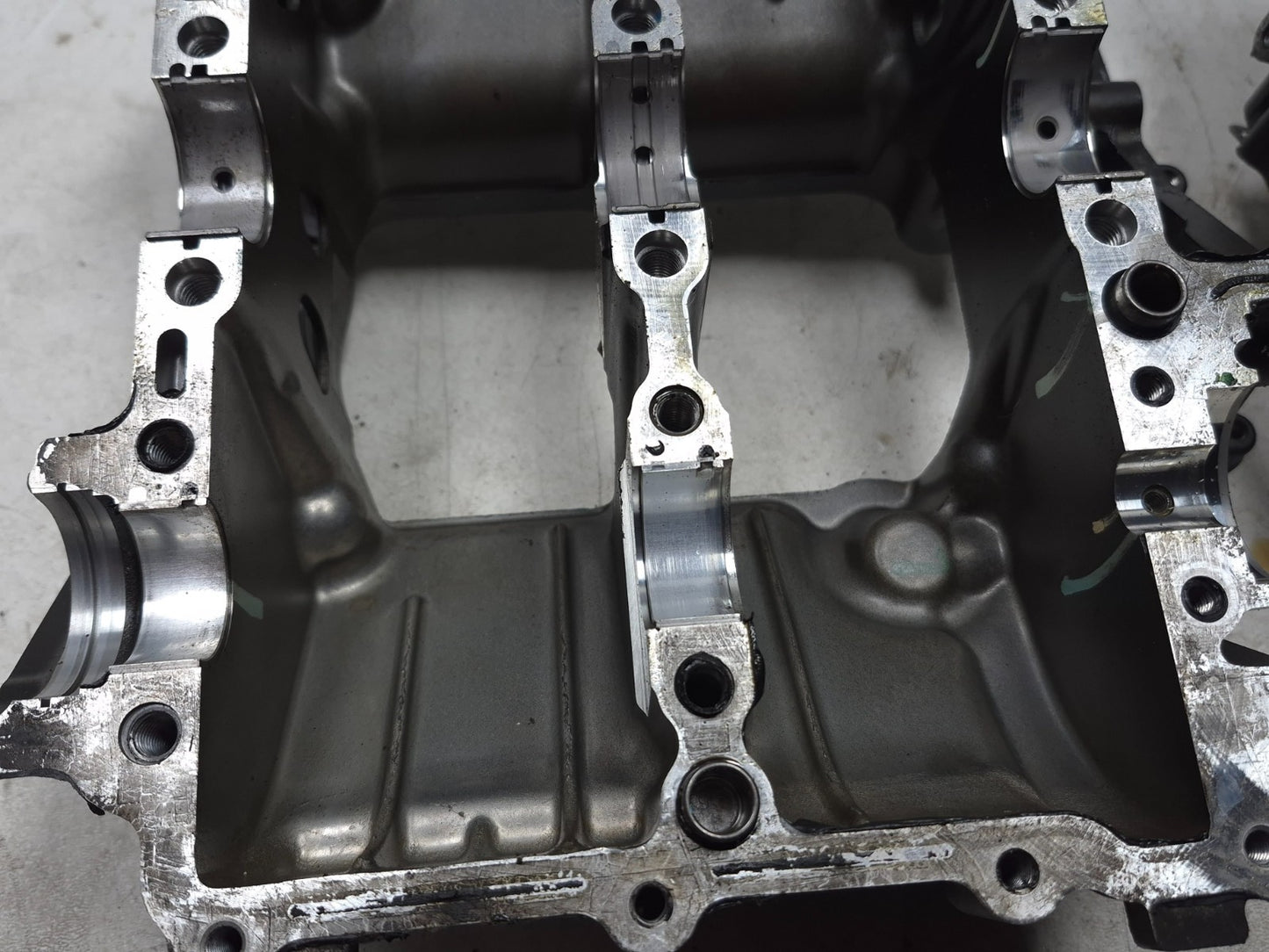 2023 Kawasaki Ninja 400 Ex400 Engine Motor Crankcase Pair OEM