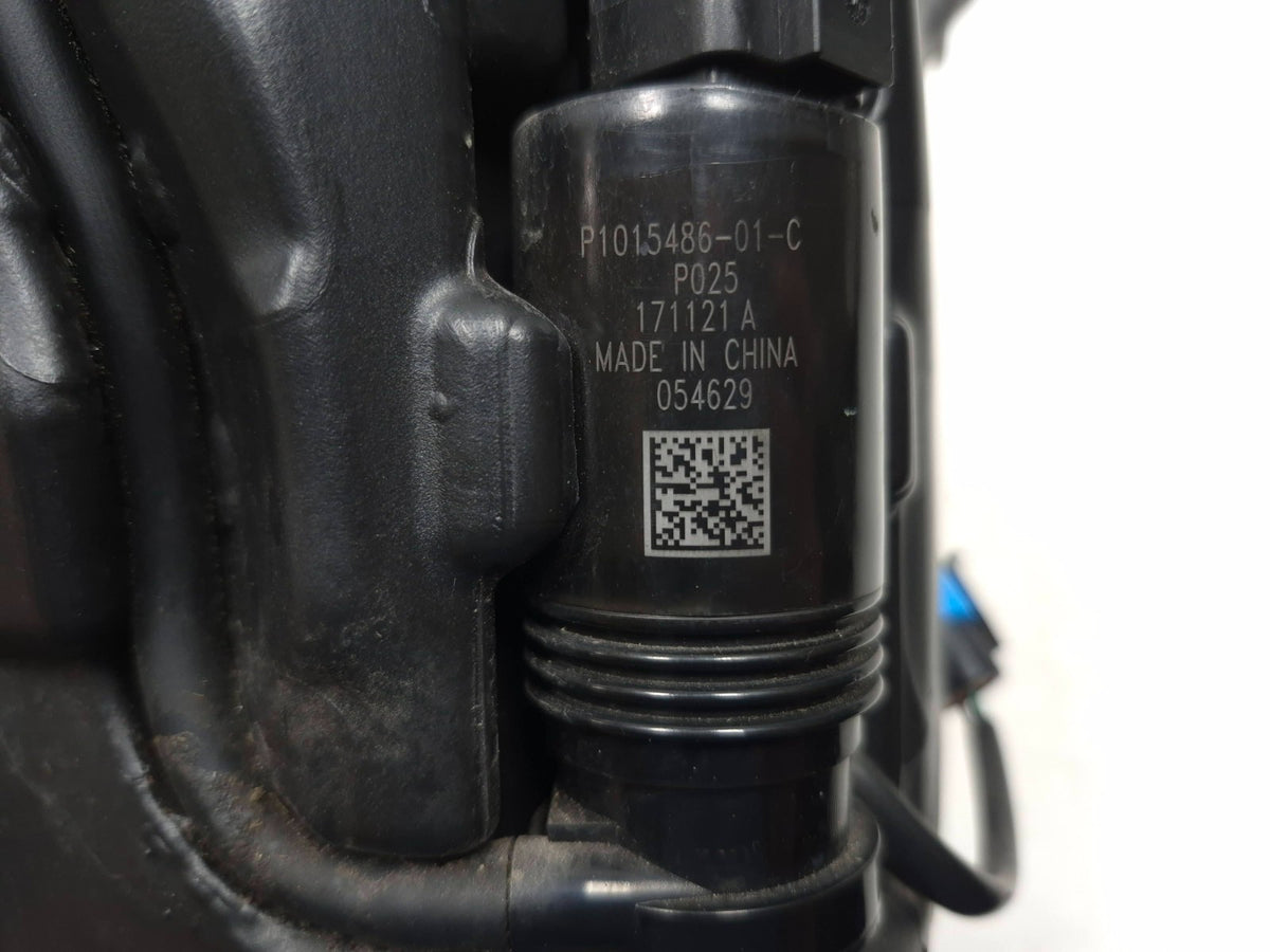 2018 Tesla Model 3 Washer Fluid Reservoir 1090850-00-e OEM