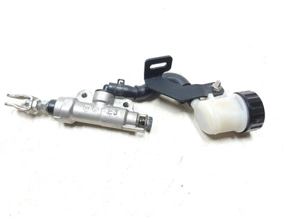 2015 - 2018 Yamaha Yzf-r3 Yzfr3 Rear Brake Master Cylinder OEM