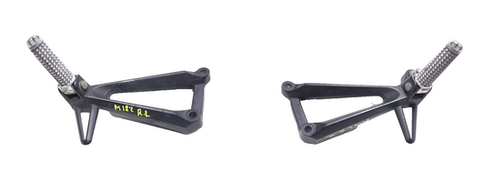 2016 Yamaha Yzf R3 Rear Footrest Right & Left Pair OEM