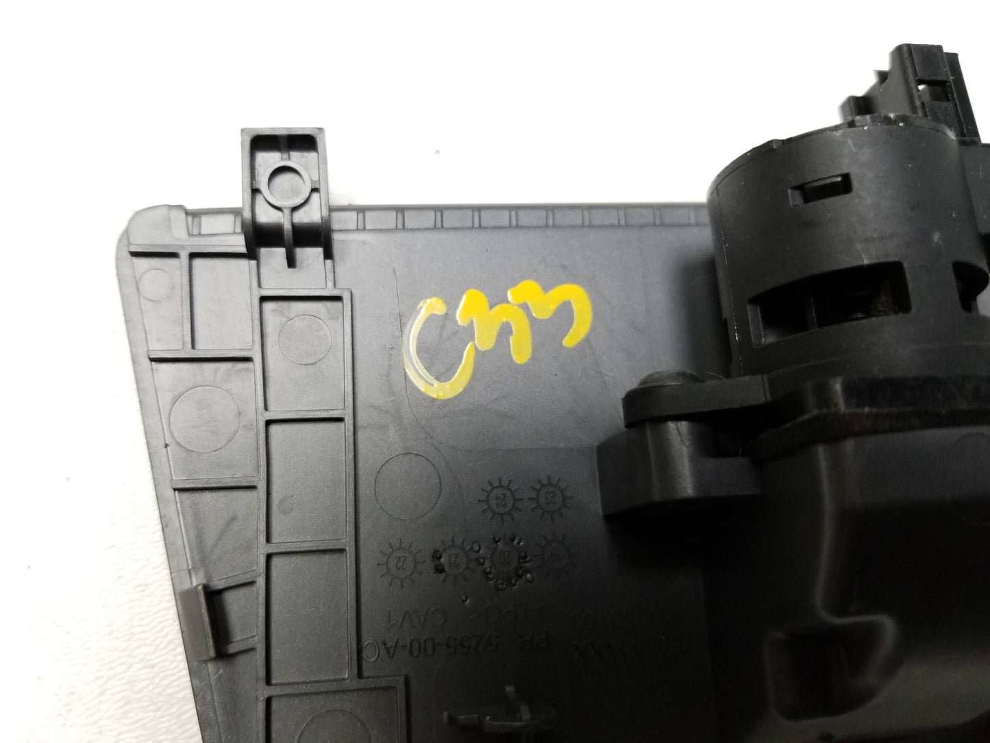 2021 Tesla Model 3 Air Temperature Sensor Dash Trim Cover 1516779-00-c OEM
