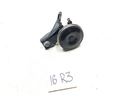 2015 - 2018 Yamaha Yzf-r3 Yzfr3 Horn Signal W/ Bracket OEM