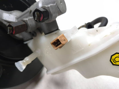 2014 Hyundai Accent Brake Booster With Brake Master Cylinder And Reservoir OEM