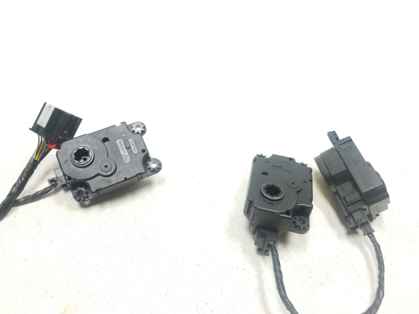 2022 Chevrolet Trailblazer HVAC AC Heat Flap Actuator Motor With Wire OEM