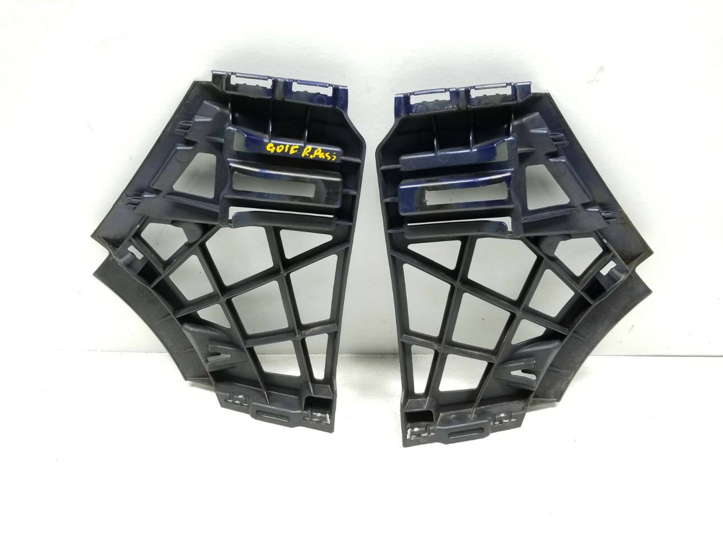 2006 2007 2008 2009 Volkswagen Rabbit GTI Rear Bumper Guide Bracket Pair OEM
