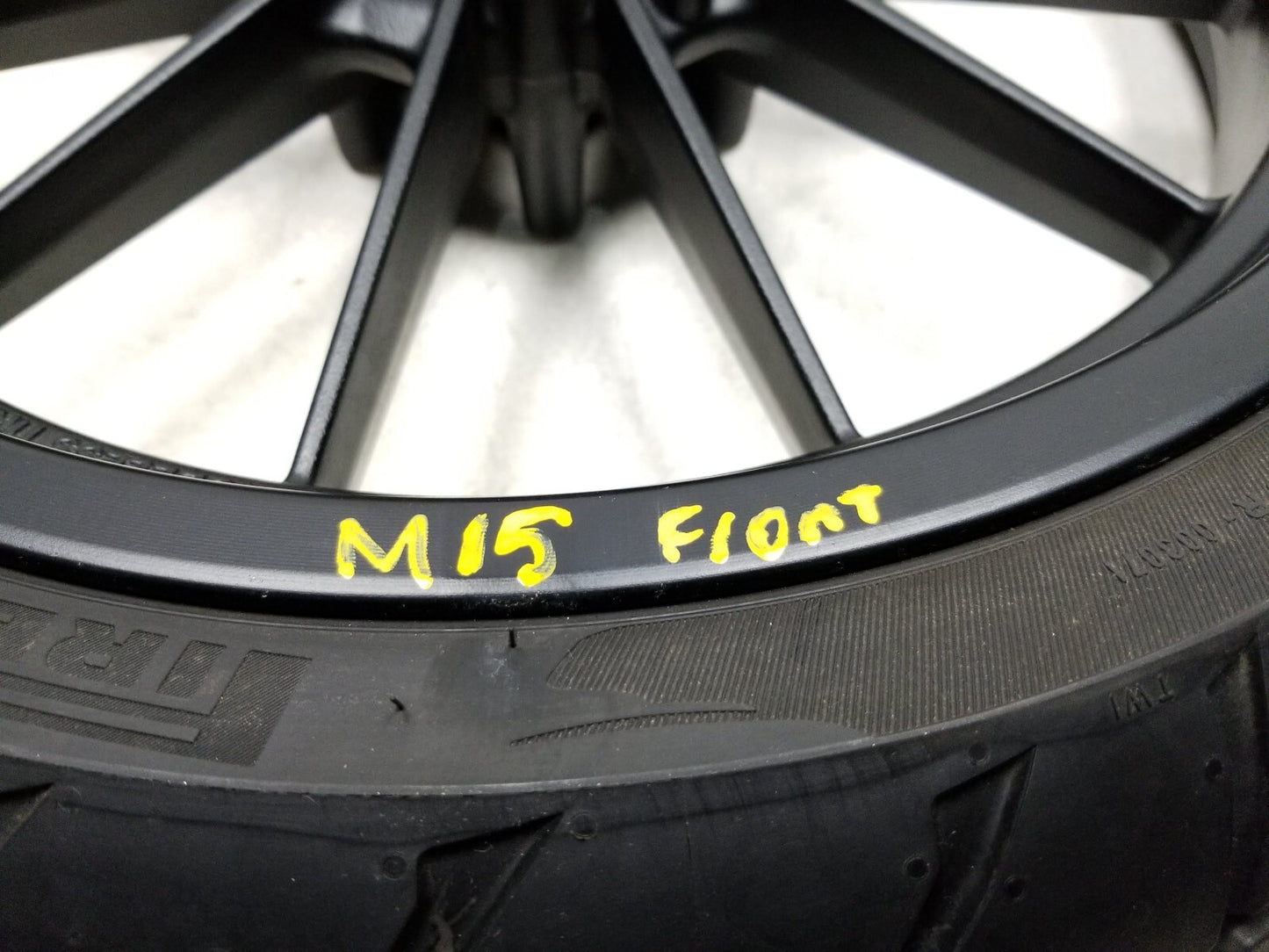 20 - 24 Benelli 302s Front Wheel Rim & Tire 120/70r17 Straight OEM 1609 Miles