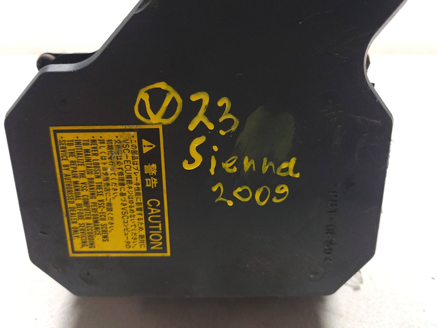 2010 Toyota Sienna ABS Anti Lock Brake Pump OEM