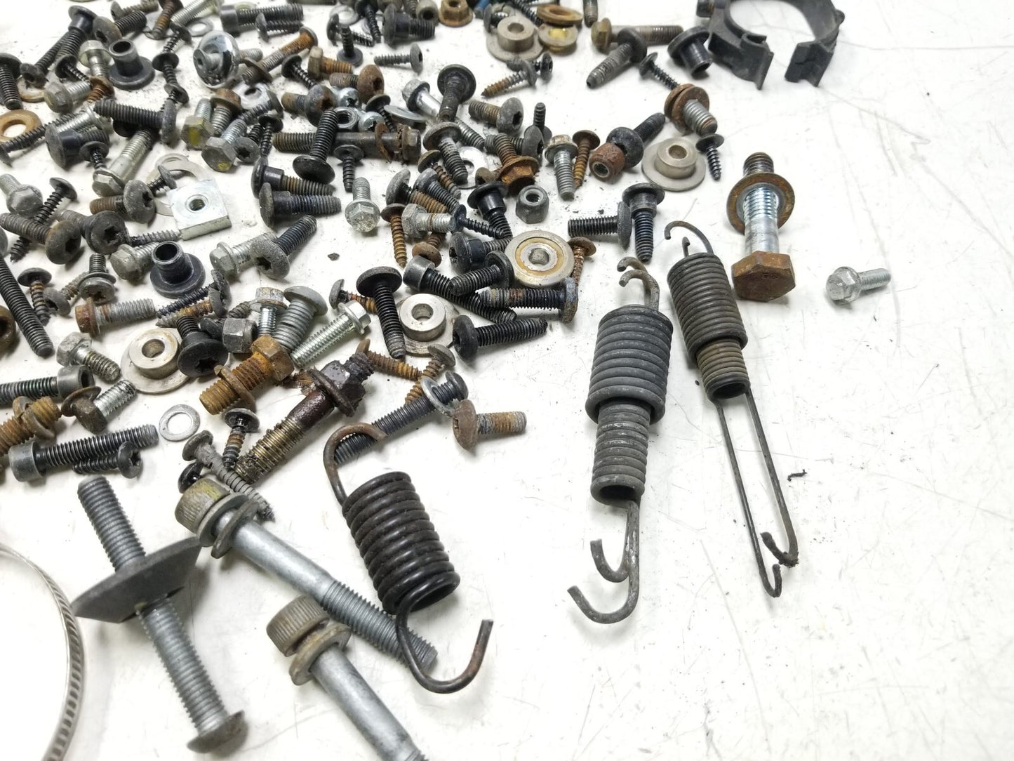 2011 - 2021 Piaggio Bv 350 Misc Bolt Hardware Screw Nuts Bracket OEM