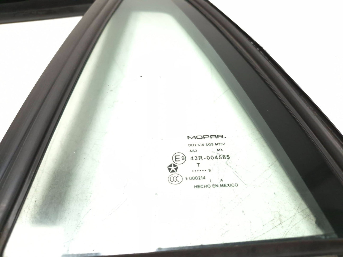 2010 Dodge Caliber Sxt Rear Door Vent Glass Driver Side Left OEM