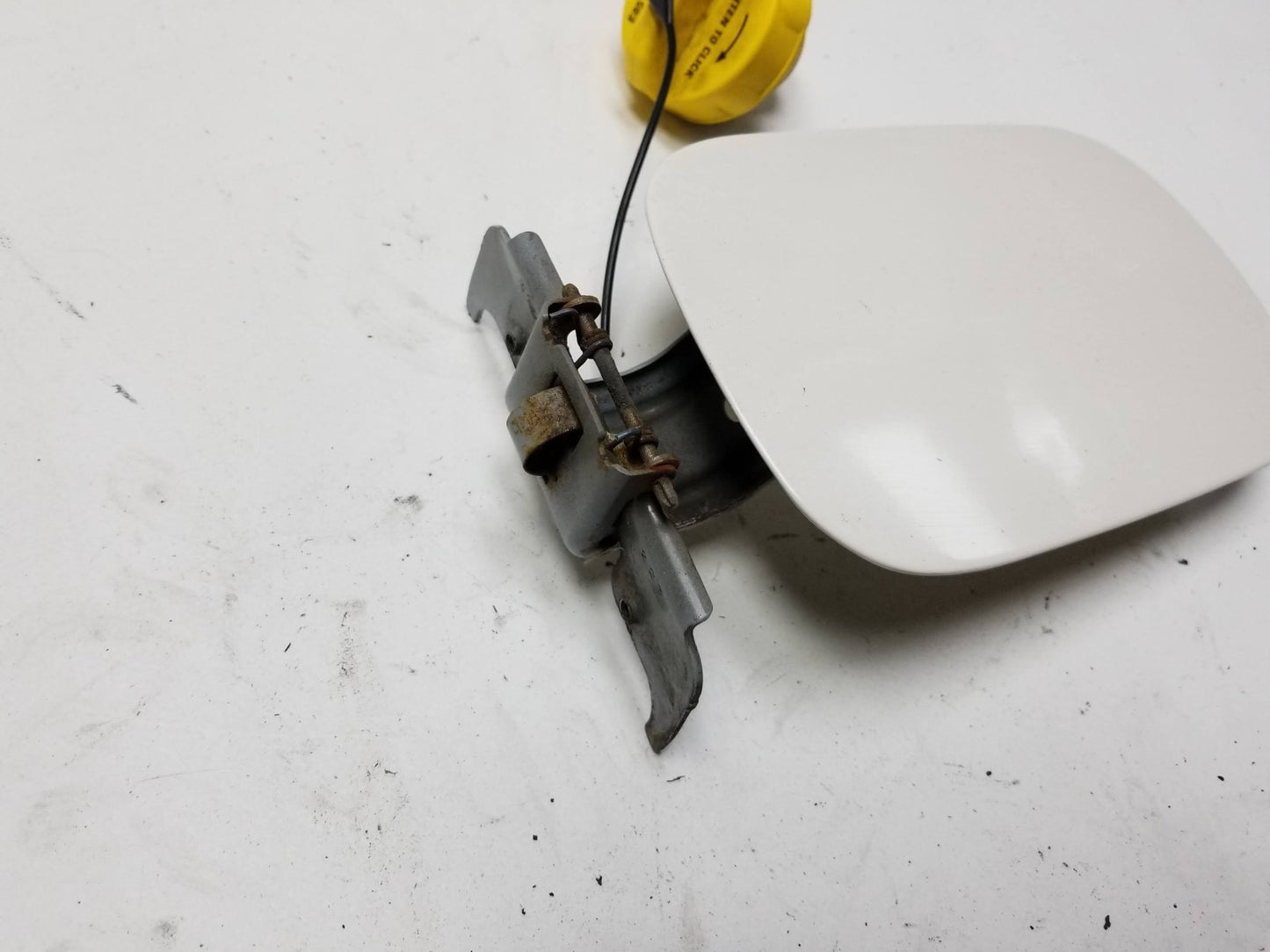 2012 Jeep Grand Cherokee Fuel Tank Door Lid Filler Cap OEM ☑️