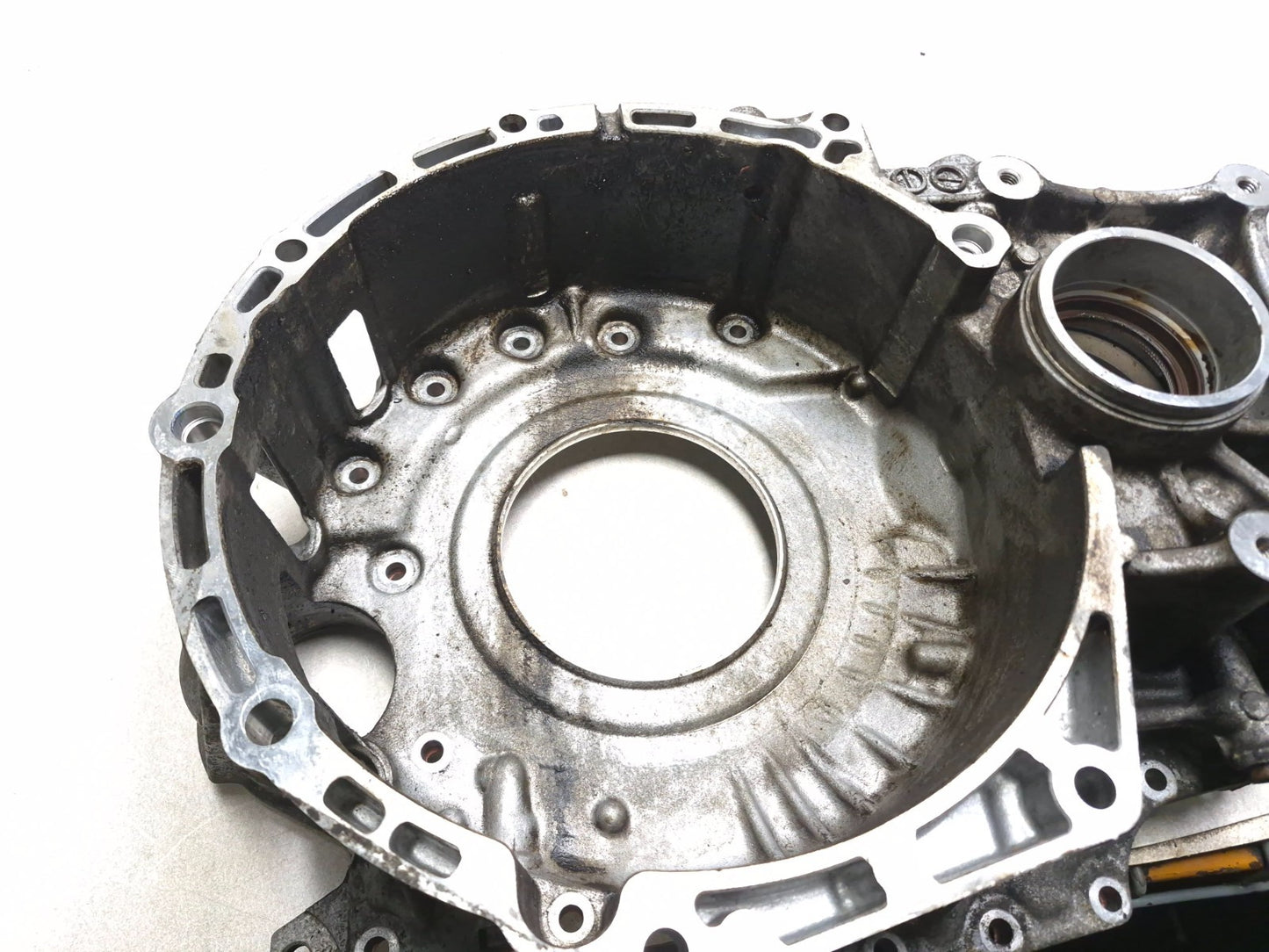 2011 Volkswagen Tiguan Automatic Transmission Bell Housing 09m321107c Oem✅