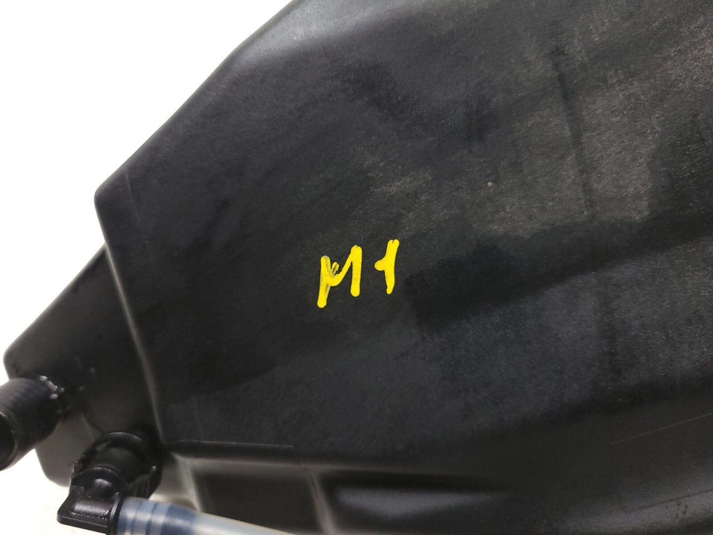 05-08 BMW K1200r K1200 Oil Tank  7674843-10 OEM