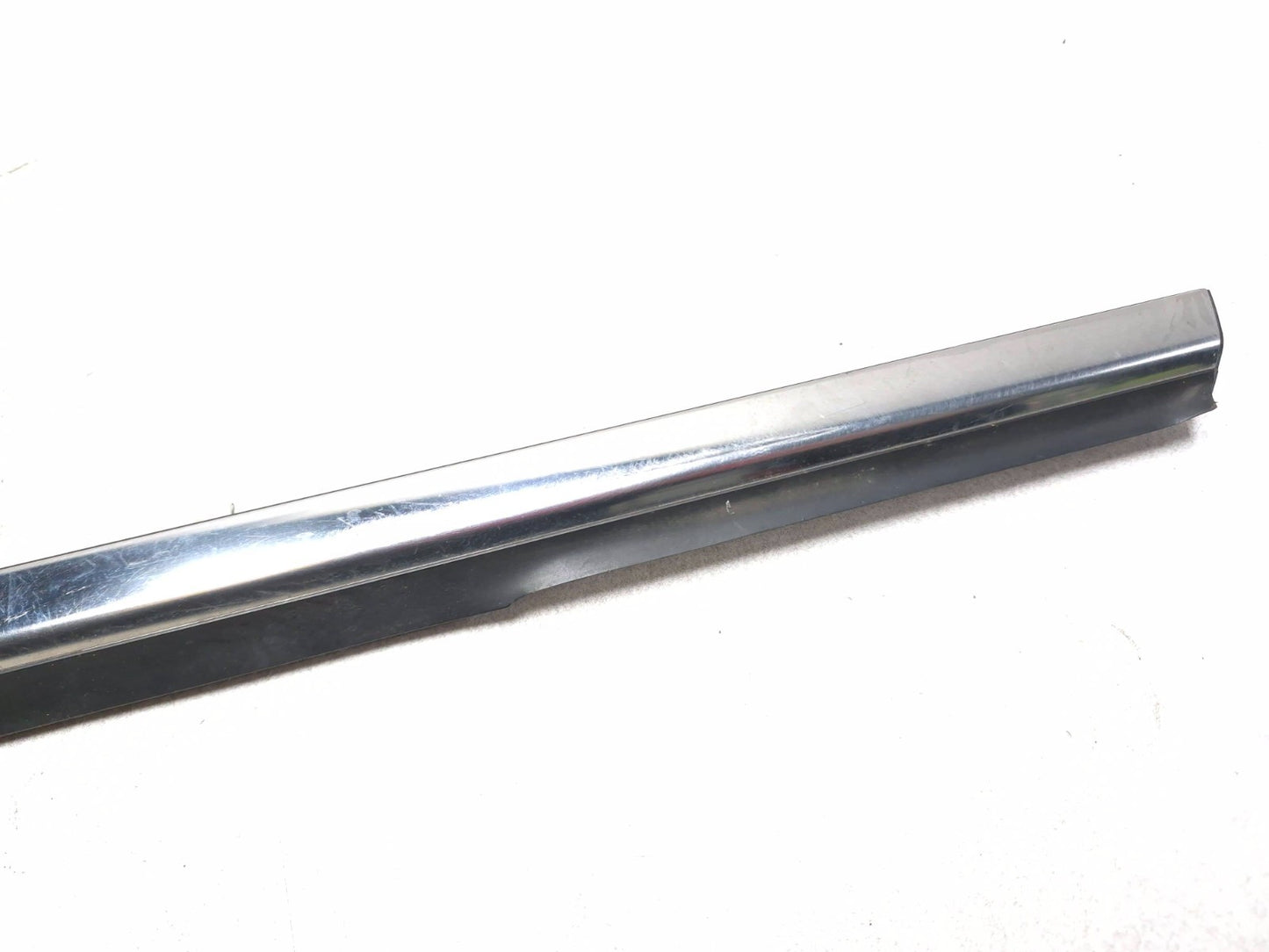 2017 Hyundai Sonata Rear Door Window Belt Molding Passenger Side Right OEM