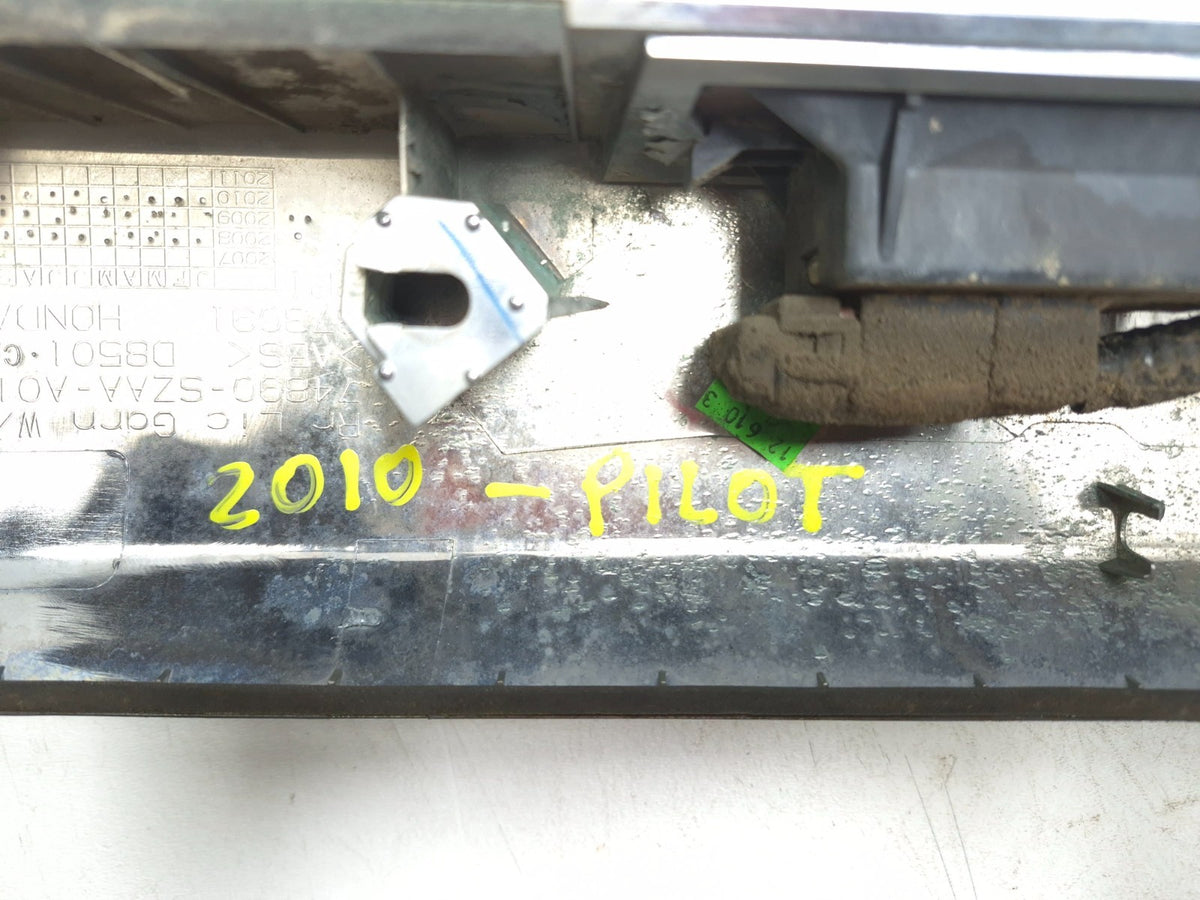 2010 Honda Pilot Tailgate Trim Molding W/ Camera 74890-sza-a11za OEM