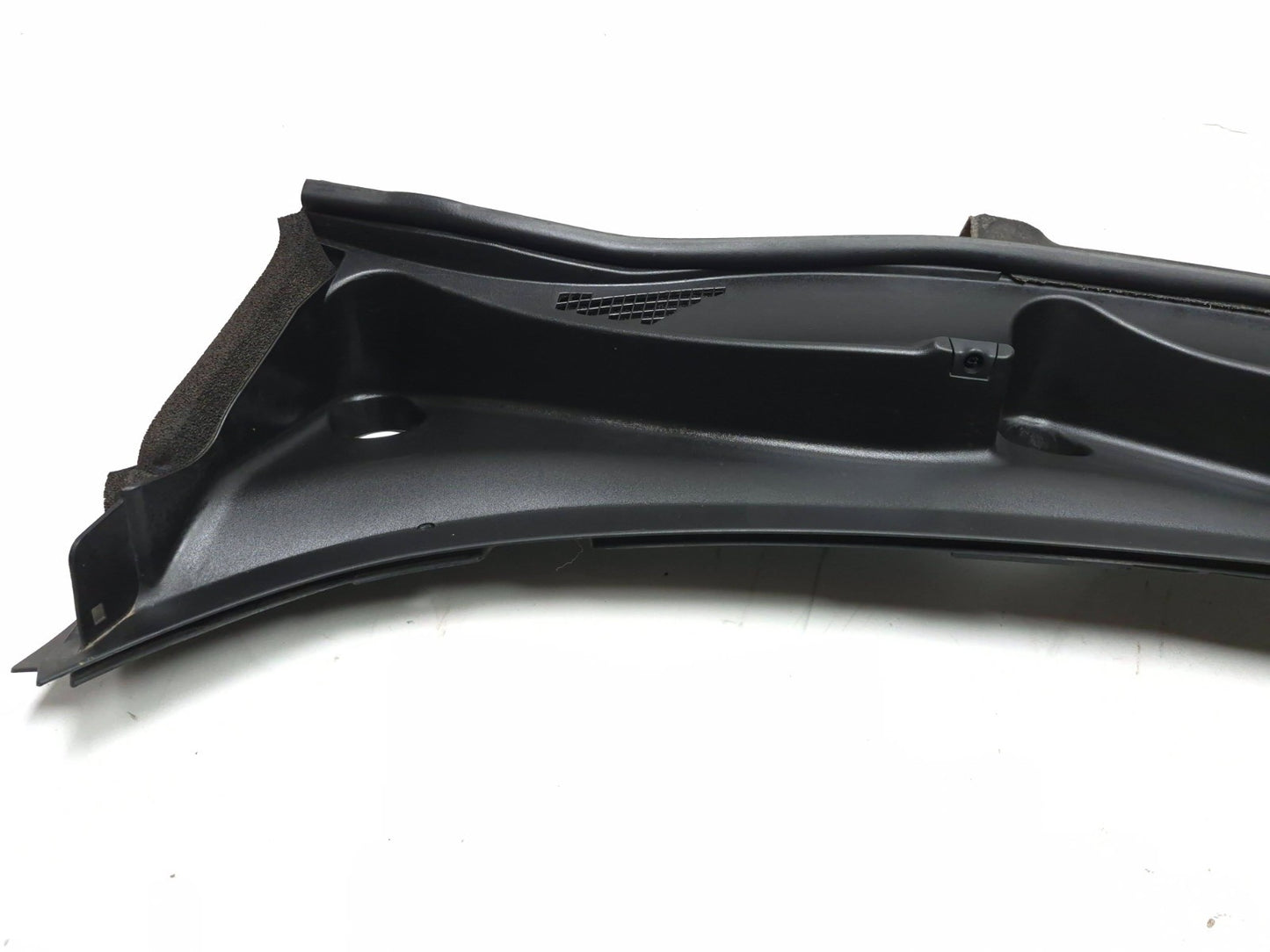 2015 Nissan Juke Windshield Wiper Motor Cover Cowl 668621km1e OEM