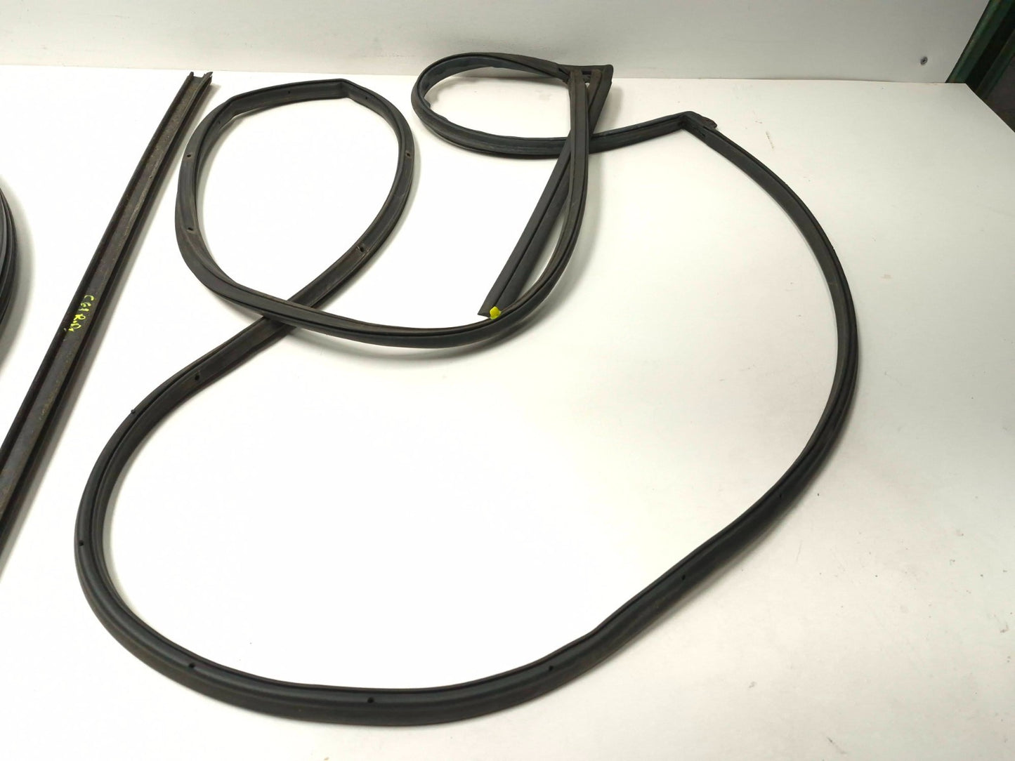 2007 Honda Fit Rear Door Weatherstrip Seal Driver Side Left 4pcs OEM