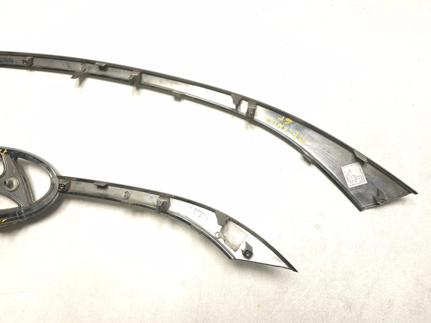 2014 Hyundai Elantra Gt Front Bumper Grille Molding Pair OEM
